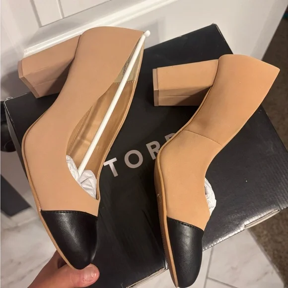 Women’s Torrid Black and Tan Heels, 10 Wide - Picture 3 of 6